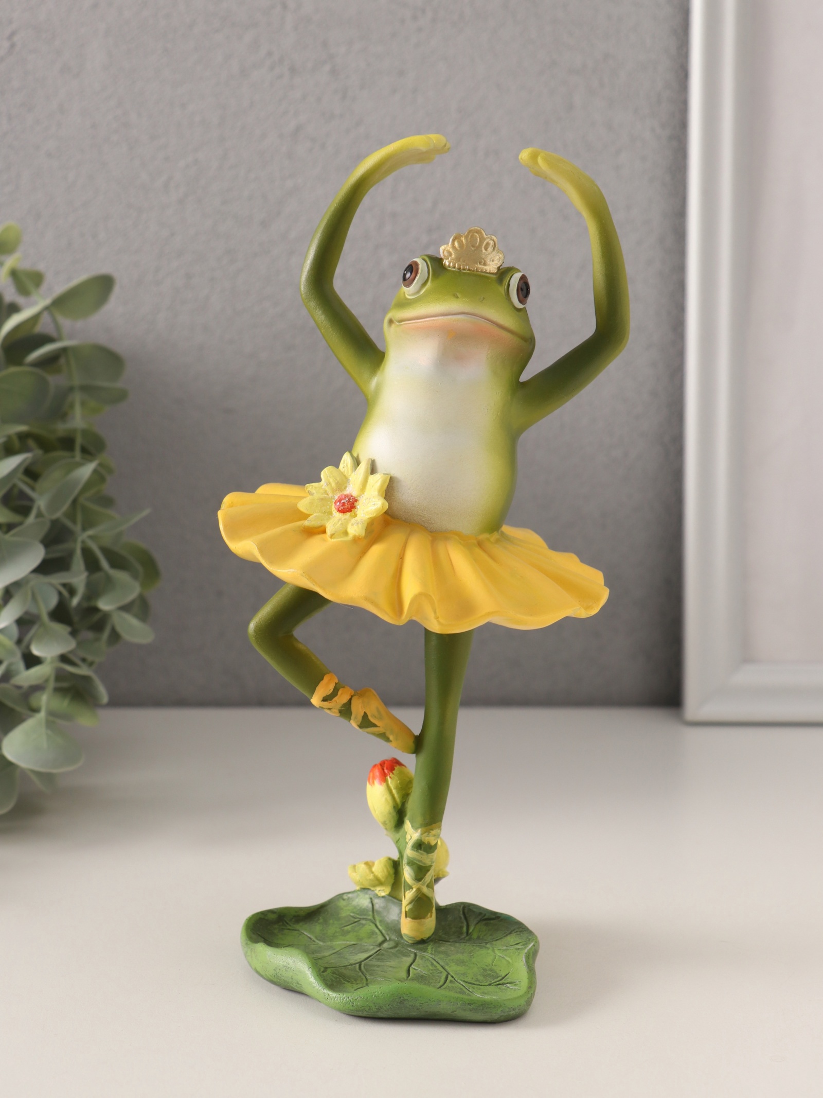 Фигурка полистоун «Лягушка-царевна в пачке балерины», 9.5×9×20 см 10583289