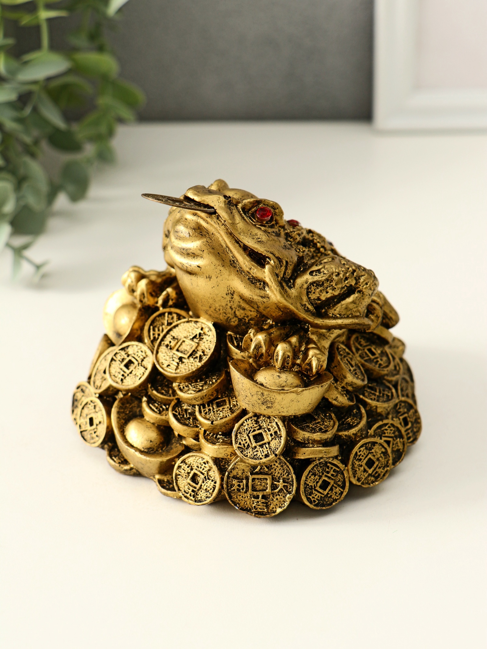 Нэцке бронза "Денежная жаба на горке китайских монет" 10х11,5х12,5 см 4432831