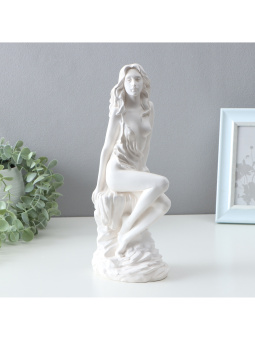 Фигура "Девушка на скале", белая, 32см. 1079151